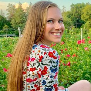 Meet your Posher, Danielle